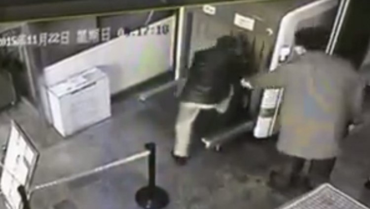 4 Cerita Kocak Turis Di Bandara